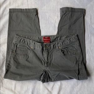 Women’s Gray Capris